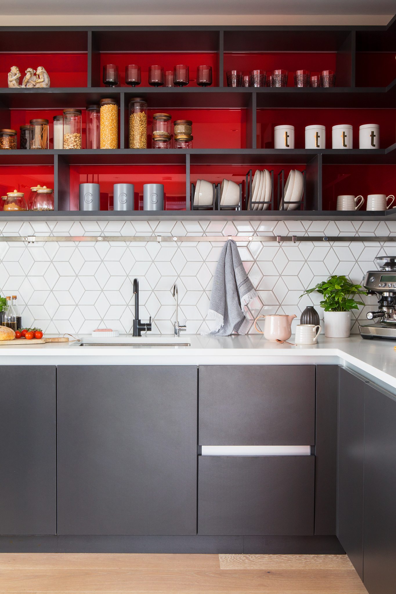 Interior Design for Flat in City Island by Krikla